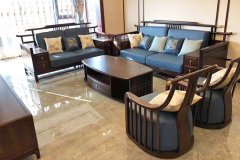 新中式酒柜有強(qiáng)大的藏酒、收納功能，款式多樣，也同樣令人感嘆